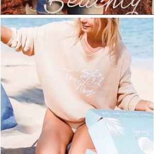 Beachly Goldfish Tropical Vibes oversized knit sweater